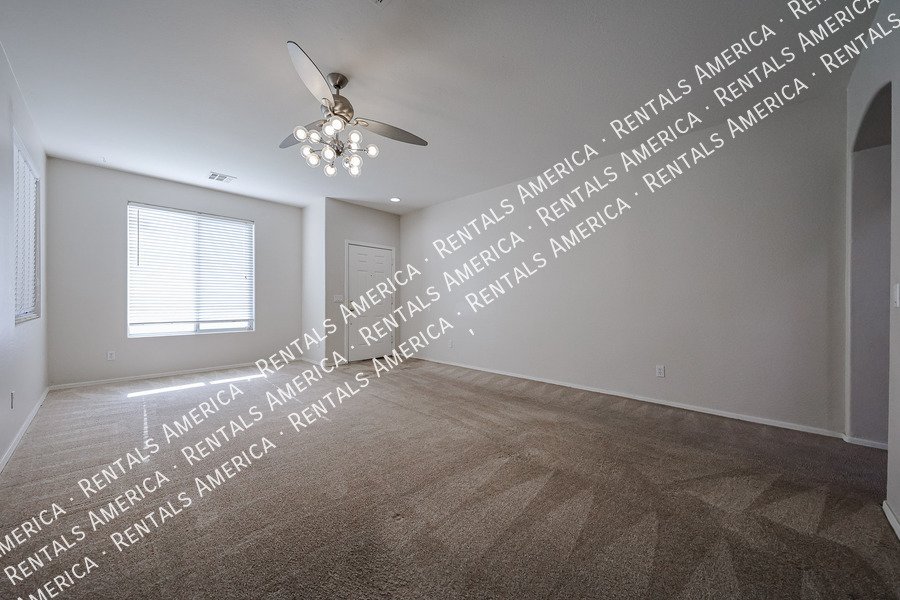 Move in Special! 4Bed 2.5Bath Community Amenities property image