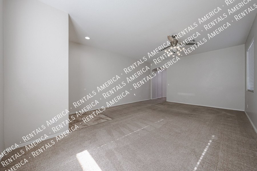 Move in Special! 4Bed 2.5Bath Community Amenities property image