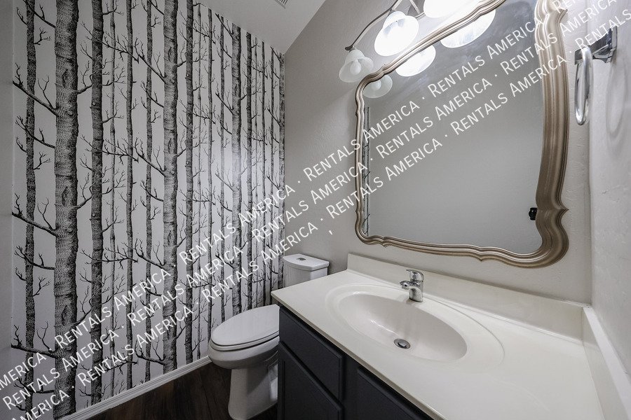 Move in Special! 4Bed 2.5Bath Community Amenities property image