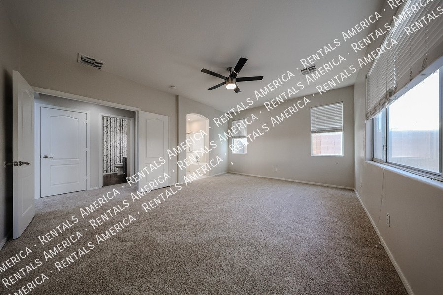 Move in Special! 4Bed 2.5Bath Community Amenities property image