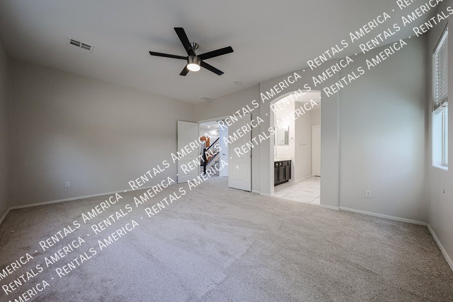 Move in Special! 4Bed 2.5Bath Community Amenities property image