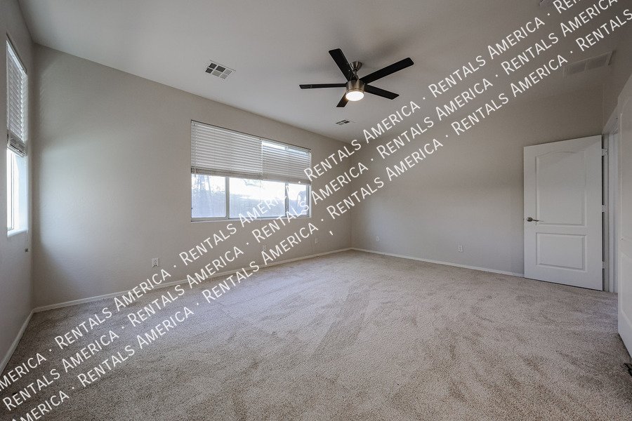 Move in Special! 4Bed 2.5Bath Community Amenities property image