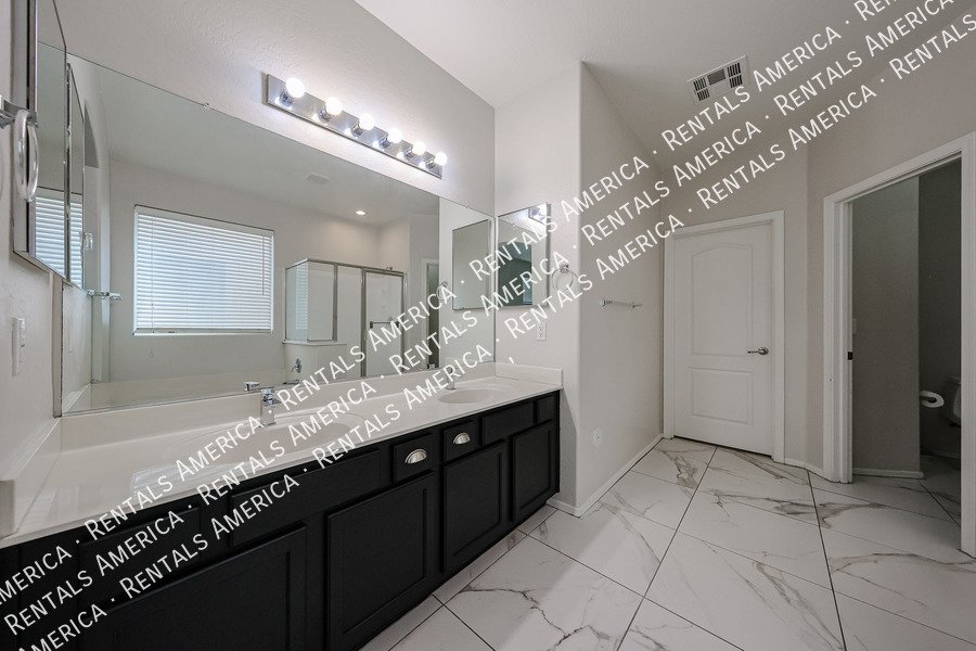 Move in Special! 4Bed 2.5Bath Community Amenities property image