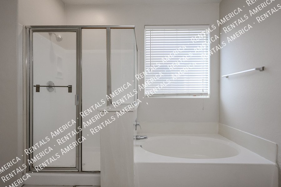 Move in Special! 4Bed 2.5Bath Community Amenities property image