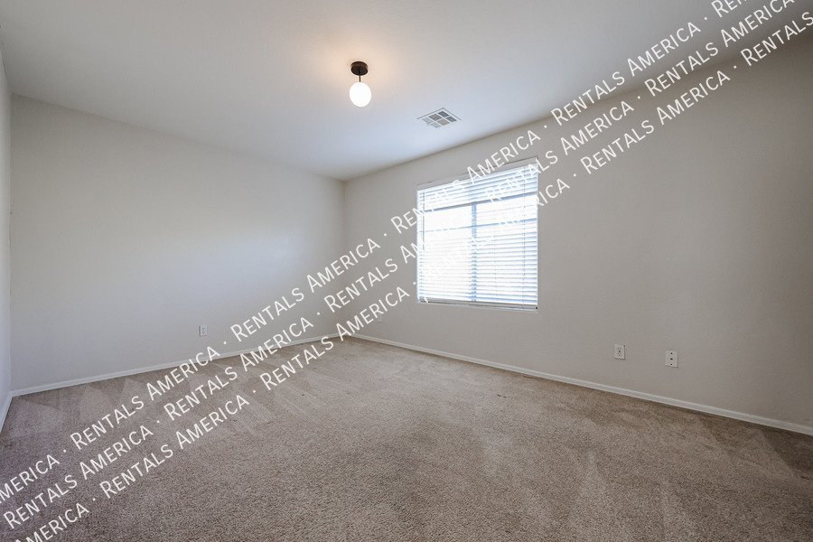 Move in Special! 4Bed 2.5Bath Community Amenities property image