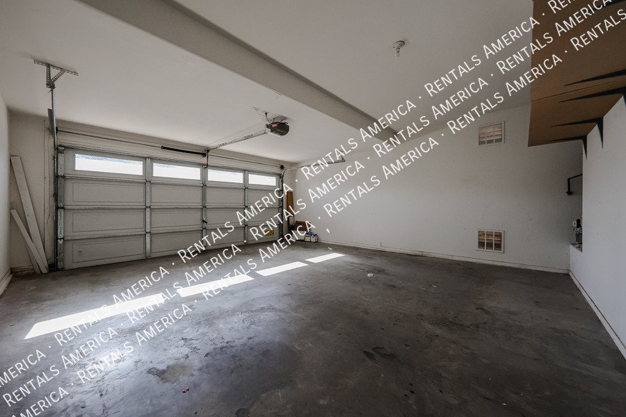 Move in Special! 4Bed 2.5Bath Community Amenities property image