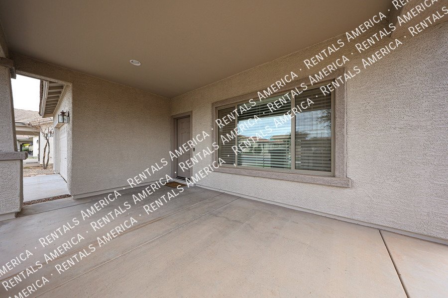 Spacious 5 bedroom home in Felty Farms!!! property image