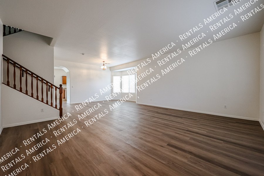 Spacious 5 bedroom home in Felty Farms!!! property image