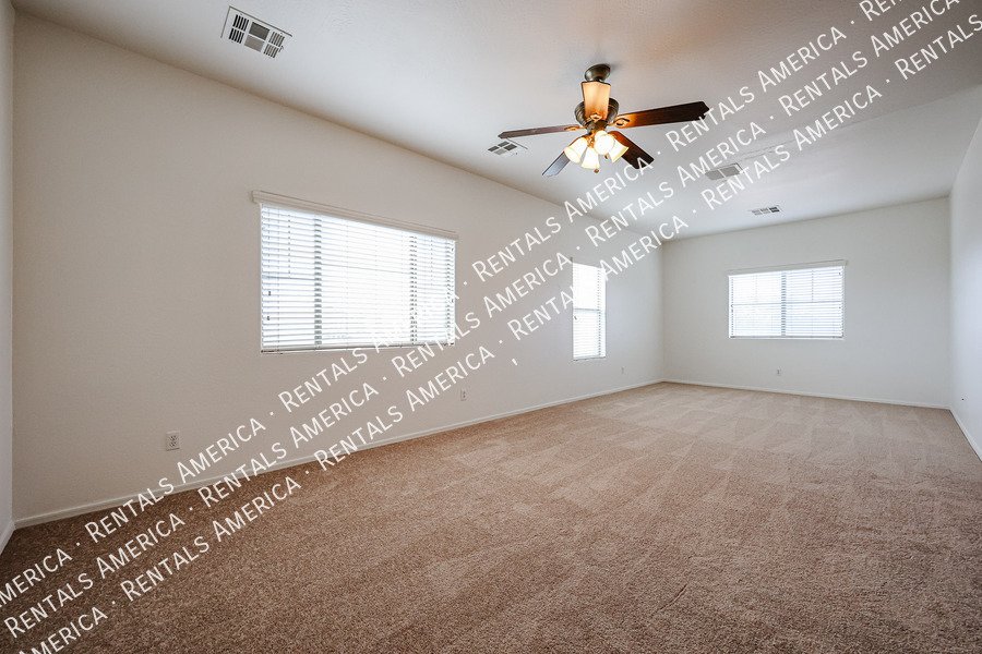 Spacious 5 bedroom home in Felty Farms!!! property image