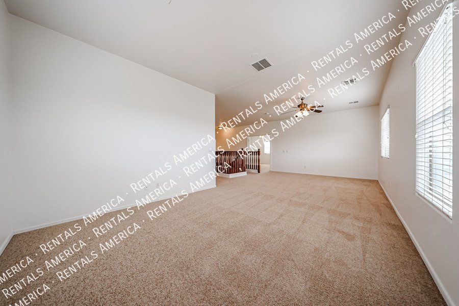 Spacious 5 bedroom home in Felty Farms!!! property image