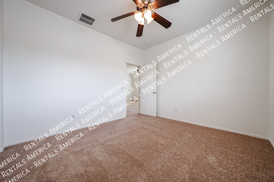 Spacious 5 bedroom home in Felty Farms!!! property image