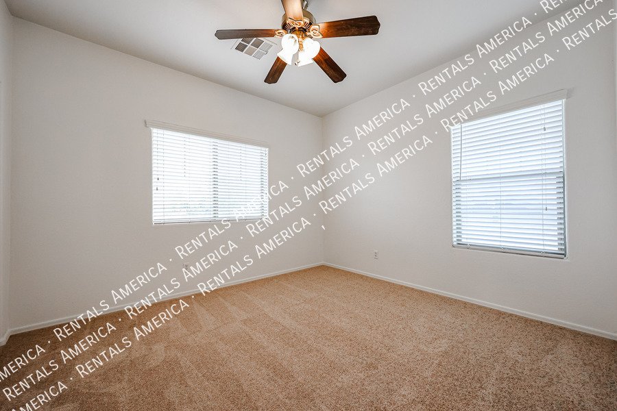 Spacious 5 bedroom home in Felty Farms!!! property image