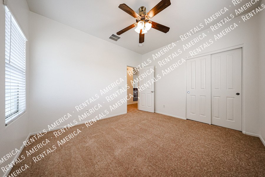 Spacious 5 bedroom home in Felty Farms!!! property image