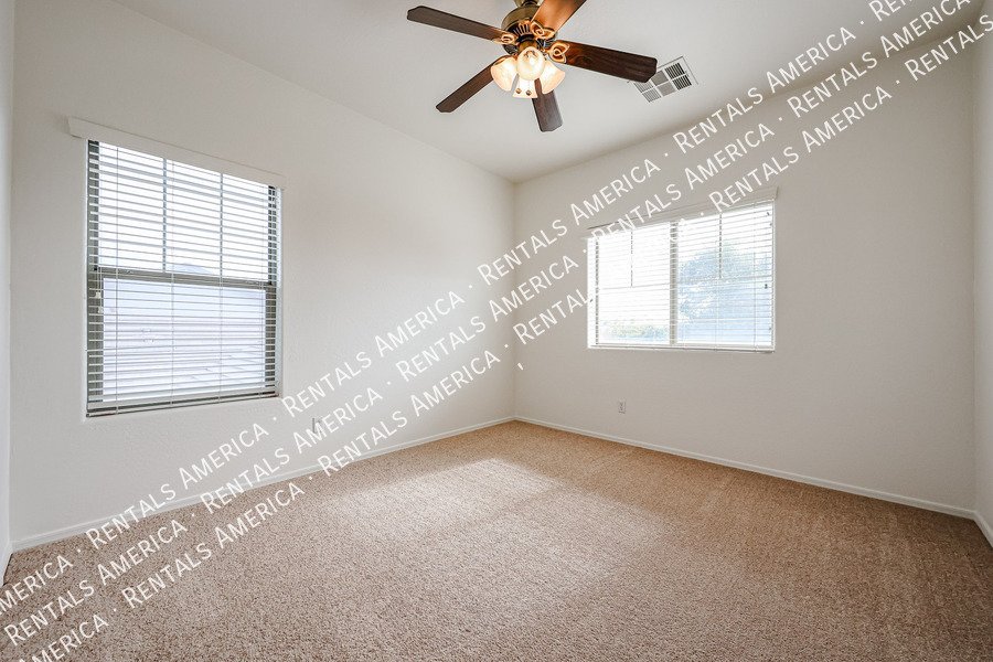 Spacious 5 bedroom home in Felty Farms!!! property image