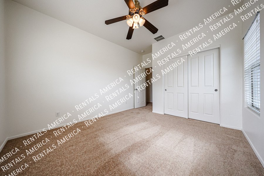 Spacious 5 bedroom home in Felty Farms!!! property image