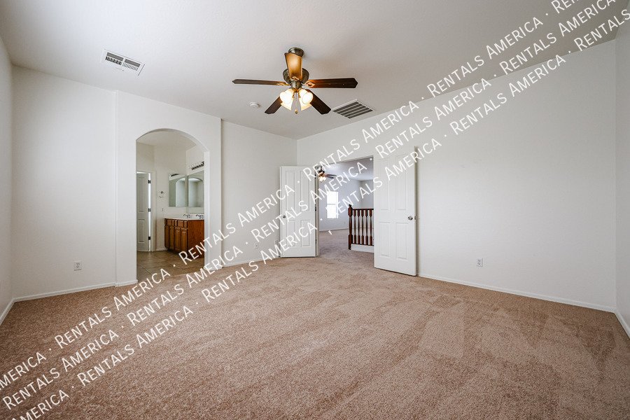 Spacious 5 bedroom home in Felty Farms!!! property image