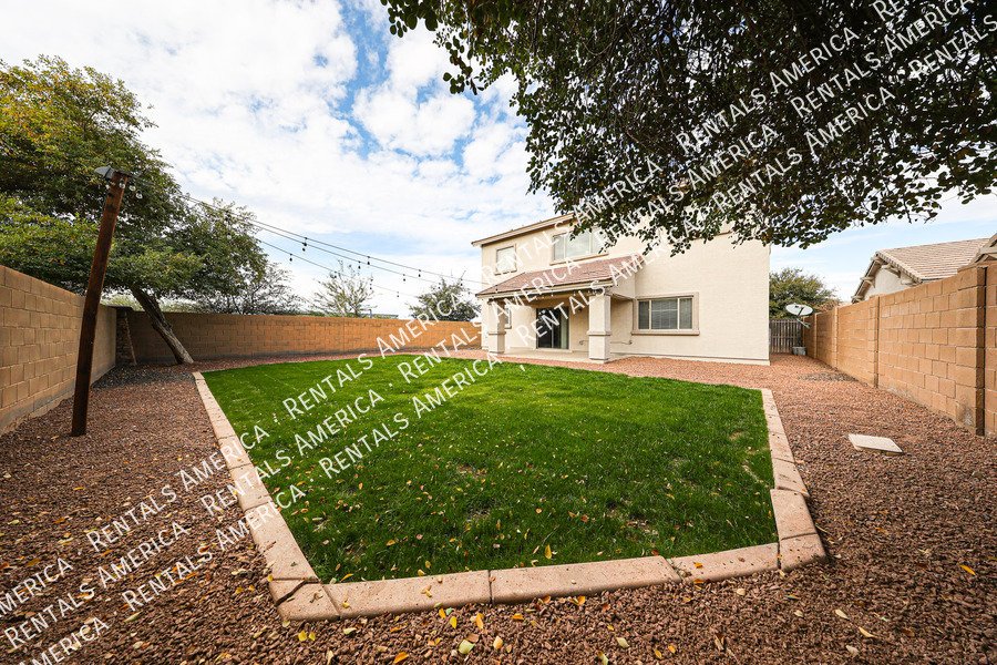 Spacious 5 bedroom home in Felty Farms!!! property image