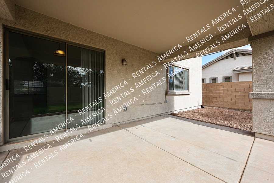 Spacious 5 bedroom home in Felty Farms!!! property image