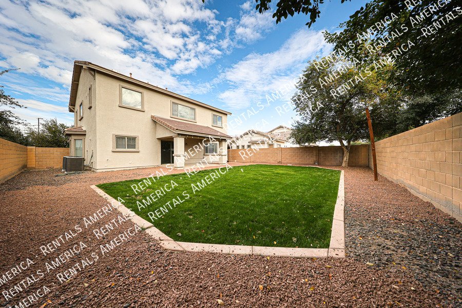 Spacious 5 bedroom home in Felty Farms!!! property image