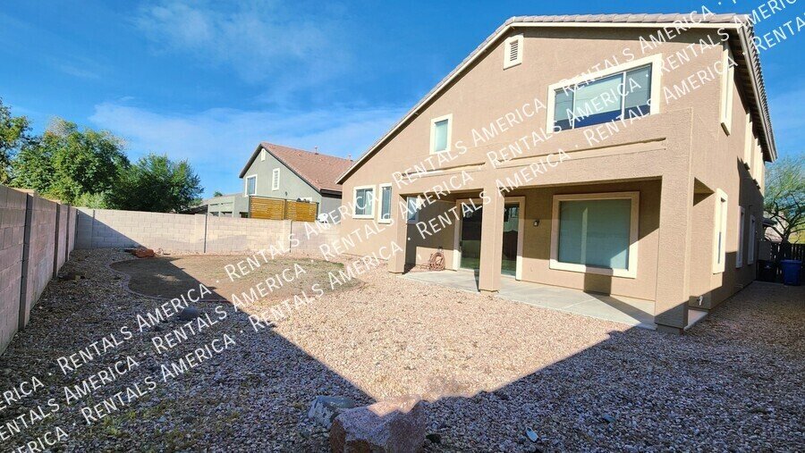 Gorgeous 4bed, 3 bath + TWO BONUS ROOMS in N Phx property image