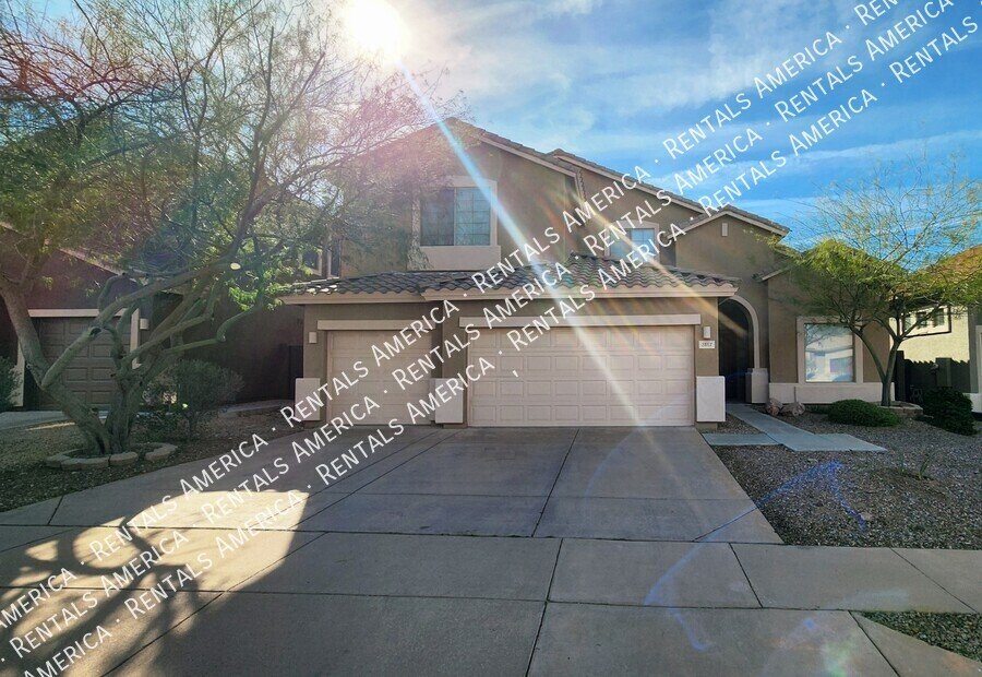 Gorgeous 4bed, 3 bath + TWO BONUS ROOMS in N Phx property image