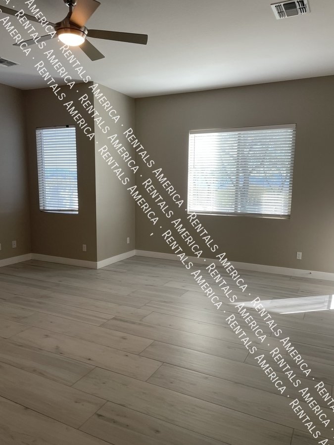 Gorgeous 3bedroom +Den home w/ Pool! property image