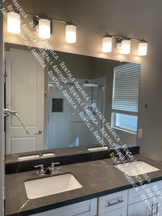 Gorgeous 3bedroom +Den home w/ Pool! property image