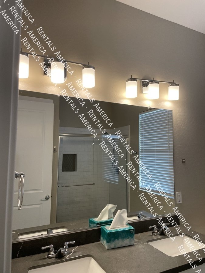 Gorgeous 3bedroom +Den home w/ Pool! property image