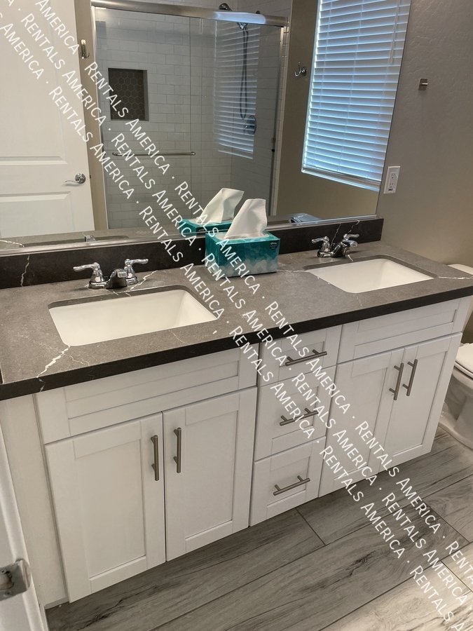 Gorgeous 3bedroom +Den home w/ Pool! property image