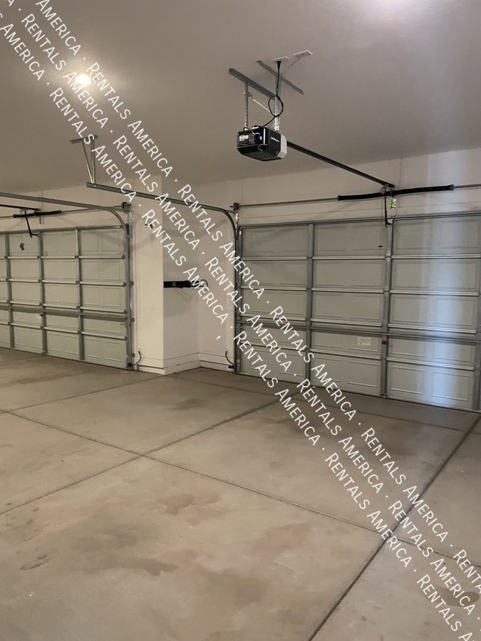 Gorgeous 3bedroom +Den home w/ Pool! property image