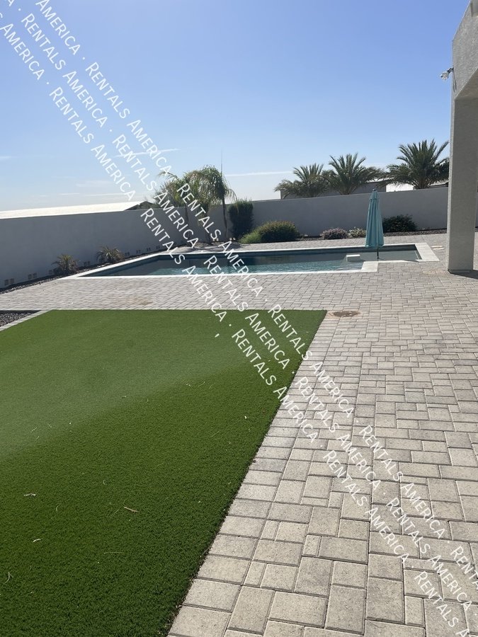 Gorgeous 3bedroom +Den home w/ Pool! property image