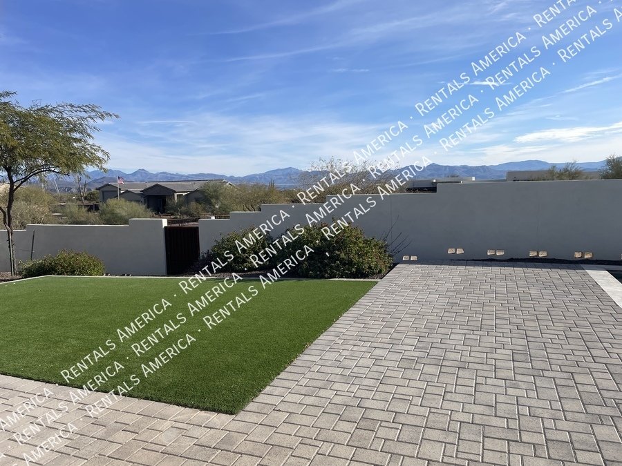 Gorgeous 3bedroom +Den home w/ Pool! property image