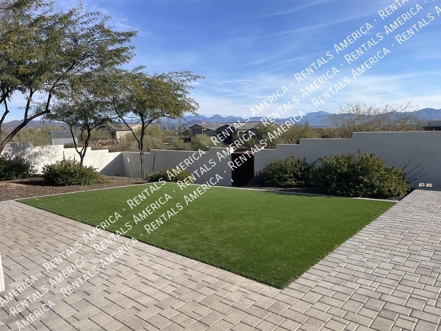 Gorgeous 3bedroom +Den home w/ Pool! property image