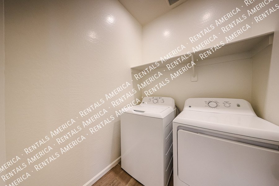 MI SPECIAL! Stunning 3 Bedroom Home property image