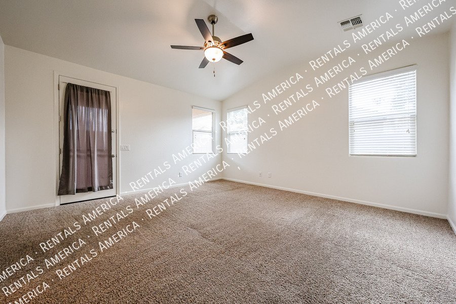 MI SPECIAL! Stunning 3 Bedroom Home property image