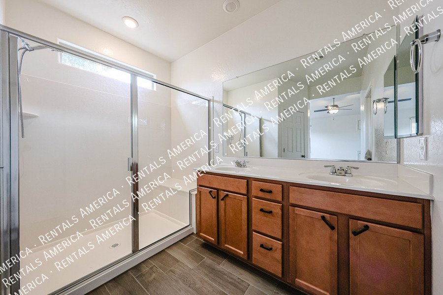 MI SPECIAL! Stunning 3 Bedroom Home property image