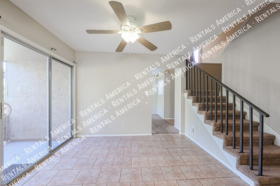 Amazing 2 BR / 2 BA North Glendale Townhome off Bellair Golf Park property image
