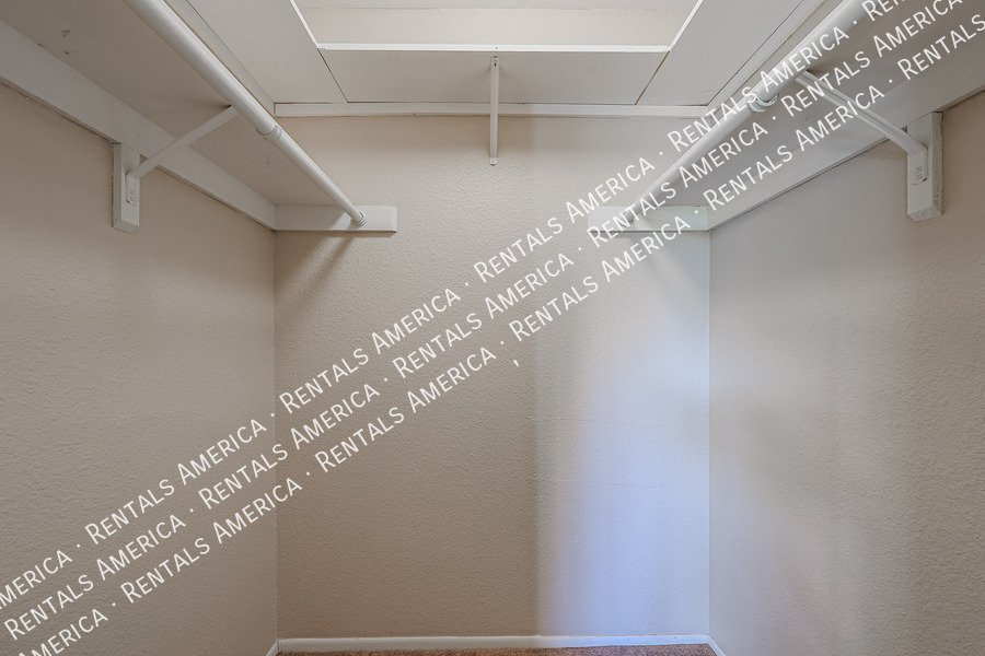 Amazing 2 BR / 2 BA North Glendale Townhome off Bellair Golf Park property image