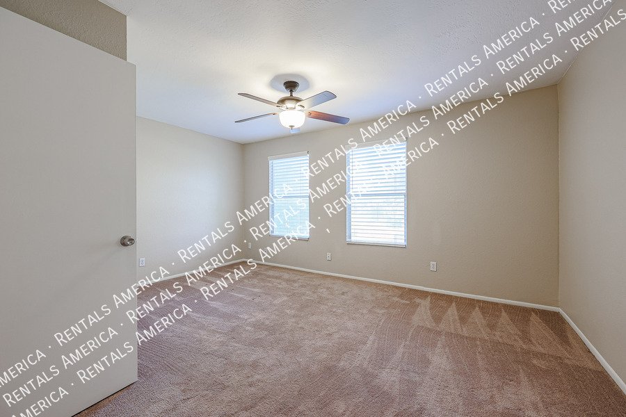 Amazing 2 BR / 2 BA North Glendale Townhome off Bellair Golf Park property image