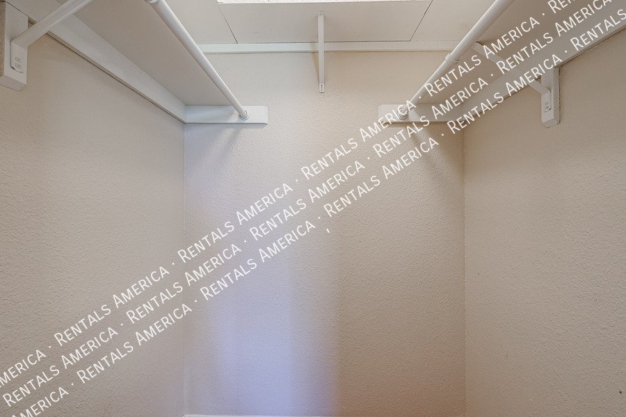 Amazing 2 BR / 2 BA North Glendale Townhome off Bellair Golf Park property image