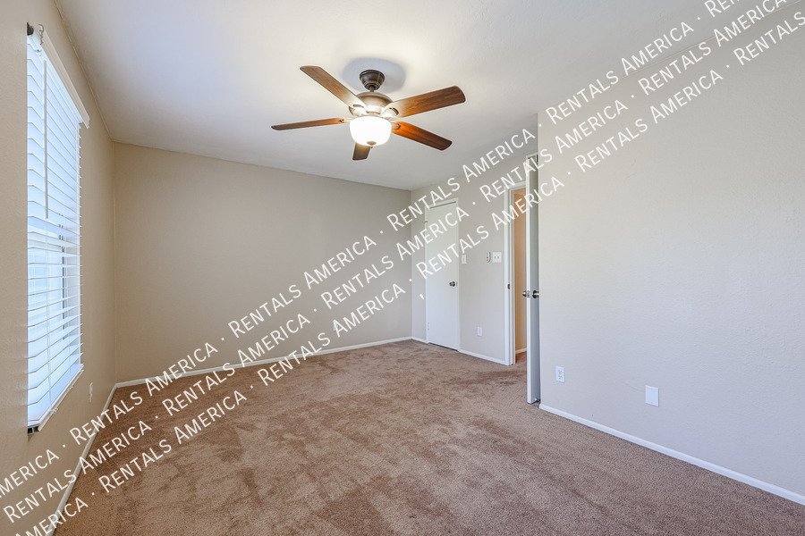 Amazing 2 BR / 2 BA North Glendale Townhome off Bellair Golf Park property image