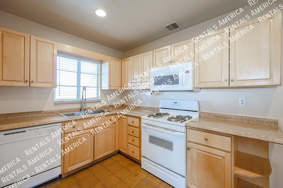 2 Bedroom/1Bath in the Heart of Phoenix! Huge backyard! property image