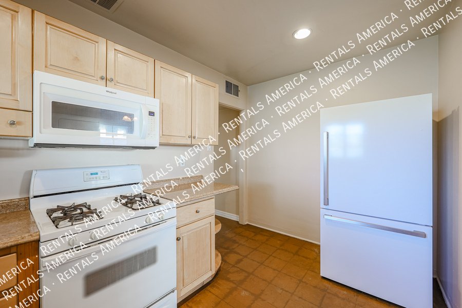 2 Bedroom/1Bath in the Heart of Phoenix! Huge backyard! property image