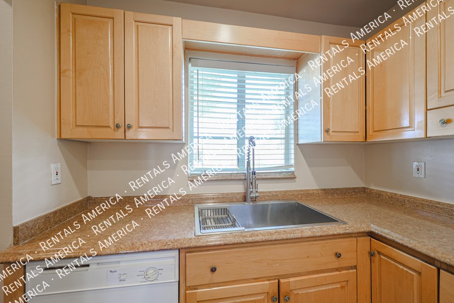 2 Bedroom/1Bath in the Heart of Phoenix! Huge backyard! property image