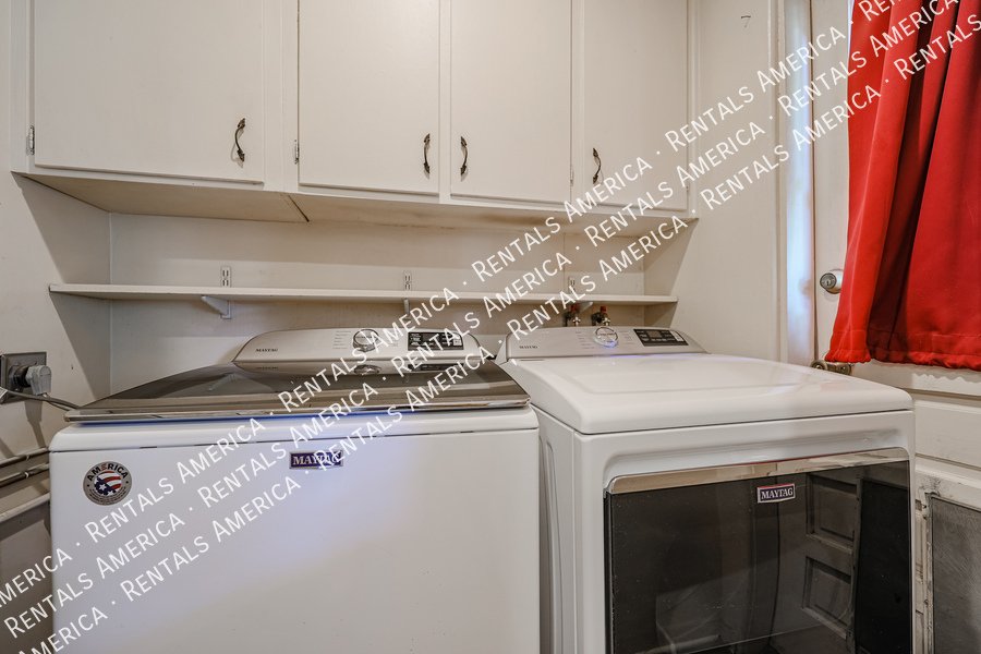 2 Bedroom/1Bath in the Heart of Phoenix! Huge backyard! property image