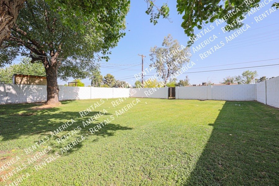 2 Bedroom/1Bath in the Heart of Phoenix! Huge backyard! property image
