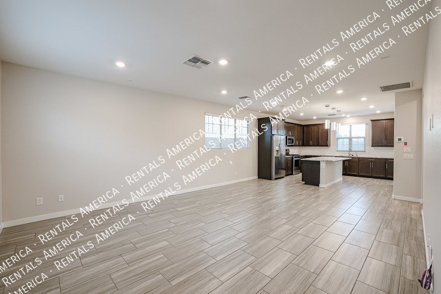 Gorgeous home in a great neighborhood property image