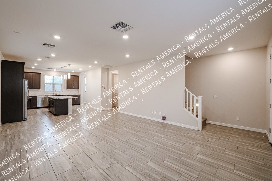 Gorgeous home in a great neighborhood property image