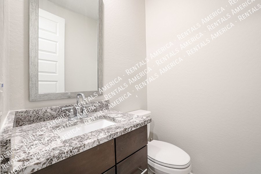 Gorgeous home in a great neighborhood property image