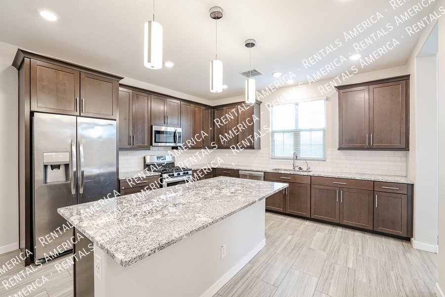 Gorgeous home in a great neighborhood property image